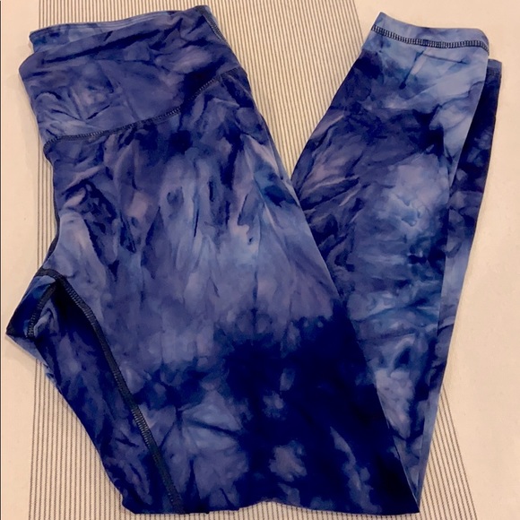 NWT! High Waist Yoga Leggings Blue White Tie Dye - Picture 3 of 8